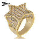 JINAO Neues Design Goldfarbe fünfzackiger Sternring Mikro gepflasterter großer Zirkon glänzender Hip-Hop-Fingerring für Männer-Frauen-Geschenk