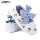 2022 Blumenstickerei Babyschuhe für neugeborenes Baby Mädchen gestreifte Schleife erste Wanderer weiche Sohlen niedlichen Kleinkind Anti-Rutsch-Prinzessin Schuh
