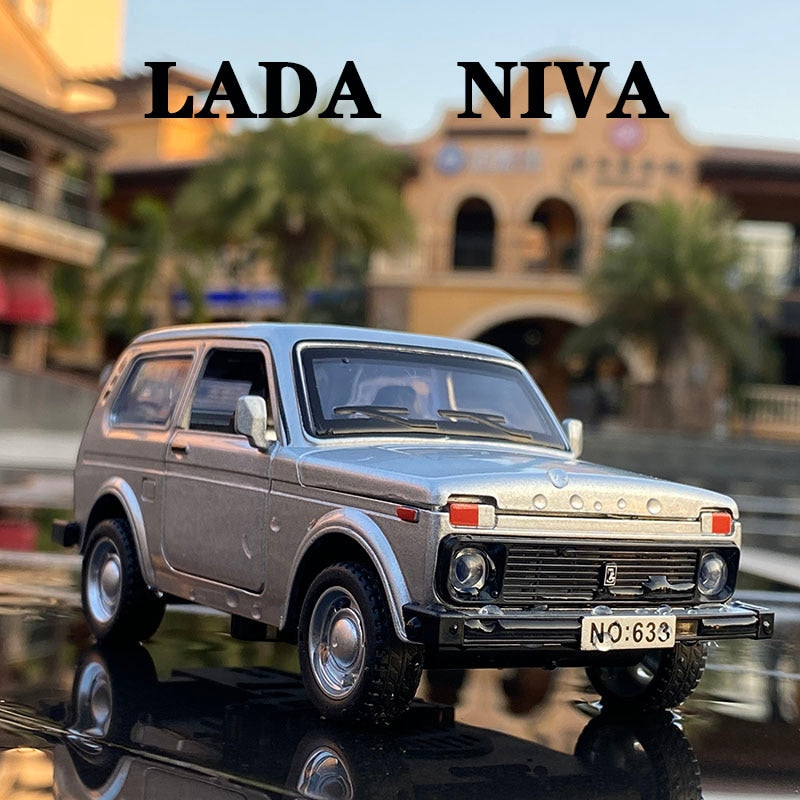 1/32 Russian LADA NIVA Alloy Model Car LADA 2106 Toy Diecasts Metal Casting Pull Back Music Light Car Toys For Children Vehicle