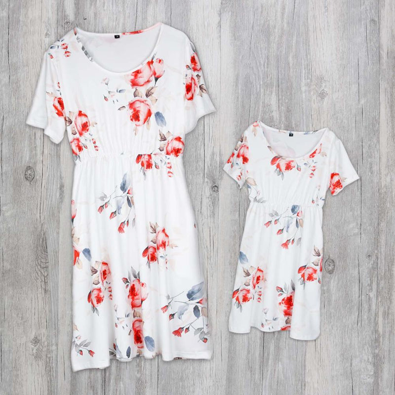 NASHAKAITE Mutter-Tochter-Kleider Sommer-Kurzarm-Blumendruck-Taschen-Knie-Kleid für Mutter-Tochter-Mama und mich Kleidung