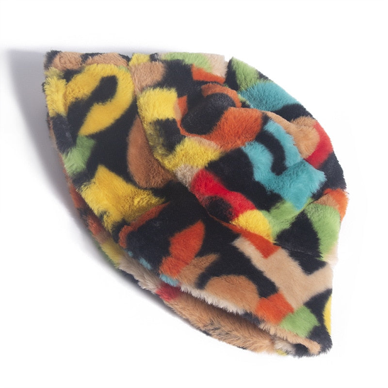 Wintermütze New Outdoor Multicolor Rainbow Faux Fur Letter Pattern Bucket Hats Damen Winter Soft Warm Gorros Mujer