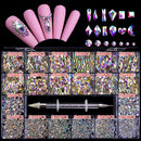 21 Grids Crystals Diamonds Nail Strasssteine ​​Set 3100pcs FlatBack Strasssteine ​​Kit funkelnde Nail Art mit 1 Stift für Dekorationen
