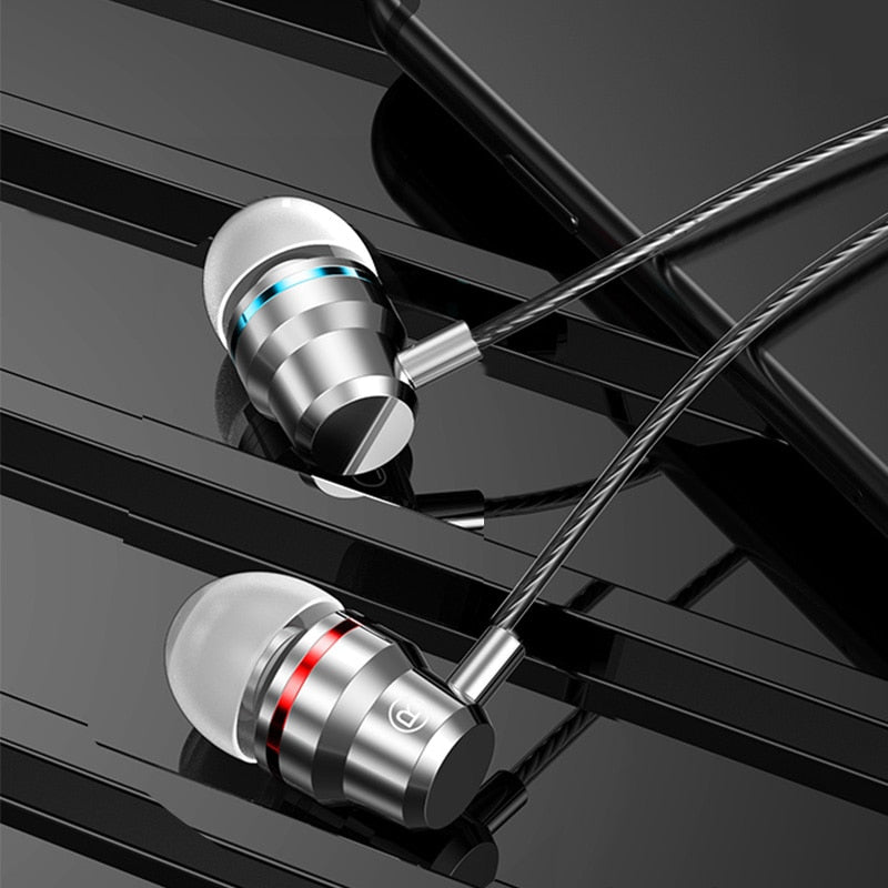 Auriculares intrauditivos estéreo de 3,5mm AUX con Control por cable, auriculares con micrófono en la oreja, auriculares de Metal con graves para teléfono inteligente, auriculares deportivos con volumen y música