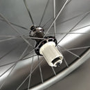 BOTY weiße Aufkleber 700C Rennrad leichte Carbonräder 50 mm Tiefe 25 mm Breite Drahtreifen/Schlauchfahrrad-Carbon-Laufradsatz mit R36-Nabe