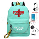 New Stranger Things Rucksack HELLFIRE Multifunktions-USB-Lade-Reise-Segeltuch-Studenten-Rucksack für Teenager Jungen Mädchen Schultasche
