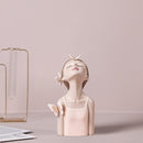 ARTLOVIN Schmetterlings-Fee-Figuren Mädchen-Figuren Kunstharz-Tischstatuen kreative Charaktere mit goldenem Metall-Tablett Heimdekoration Handwerk