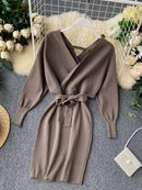 YuooMuoo Herbst Winter Frauen Strickpullover Kleid 2022 Neue Koreanische Lange Fledermausärmel V-ausschnitt Elegantes Kleid Damen Verbandkleid