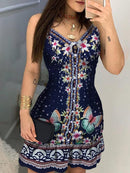 Geknöpftes Rüschenkleid mit floralem Schmetterlingsdruck