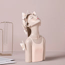 ARTLOVIN Schmetterlings-Fee-Figuren Mädchen-Figuren Kunstharz-Tischstatuen kreative Charaktere mit goldenem Metall-Tablett Heimdekoration Handwerk