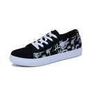 Frühling Herbst Herrenschuhe Mode Graffiti Herren Sneaker Leichte Herrenschuhe Lässig Low Top Atmungsaktiv Schwarzer Mann Segeltuchschuh L6