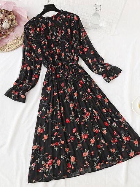 2022 New Women Spring Print Dresses Long Sleeve Chiffon Pleated Dress Casual Ruffle Flare Sleeve Long Dress Loose Vestidos