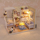 Cutebee DIY Dollhouse Kit Apartment Loft Miniatur-Puppenhäuser aus Holz mit Möbel-LED-Leuchten für Kindergeburtstagsgeschenk