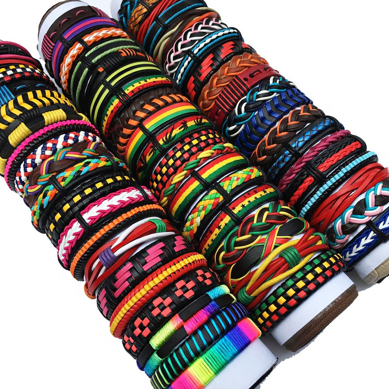 50 unids/lote, pulsera de surfista aleatoria hecha a mano para hombres y mujeres, estilos mixtos, brazaletes de cuero trenzado, joyería, regalo de fiesta MX3