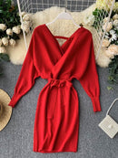 YuooMuoo Herbst Winter Frauen Strickpullover Kleid 2022 Neue Koreanische Lange Fledermausärmel V-ausschnitt Elegantes Kleid Damen Verbandkleid