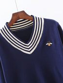 Estilo europeo primavera otoño mujeres abeja bordado suéter elegante cuello pico tejido suelto rayas manga larga suéter C-019