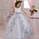 New 2020 Girls'Back Hollow Flower Dress Flower Boy High-End-Hochzeitskleid Elegantes Blumen-Spitzen-Bankettkleid für Mädchen
