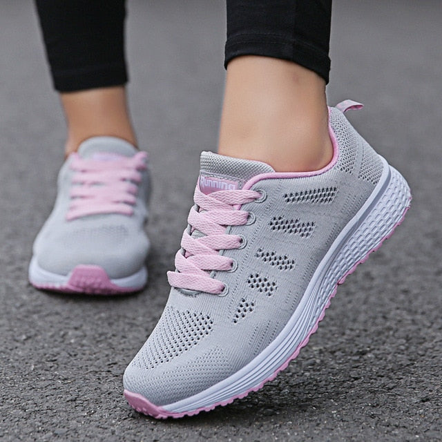 Frauen Casual Schuhe Mode Atmungsaktive Walking Mesh Flache Schuhe Turnschuhe Frauen 2020 Gym Vulkanisierte Schuhe Weiß Weibliche Schuhe