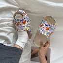 WEH Rutschen für Männer Cartoons Designer Kanye West Männer 2020 Mode Männer Sommer Herren Rutsche Knochen lässige Hausschuhe Strandschuhe Sandalen