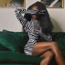 Artsu Zebradruck Frauen Minikleid Langarm mit Handschuhen Rollkragen Bodycon Sexy Kleider Herbst Winter Slim Club 42016