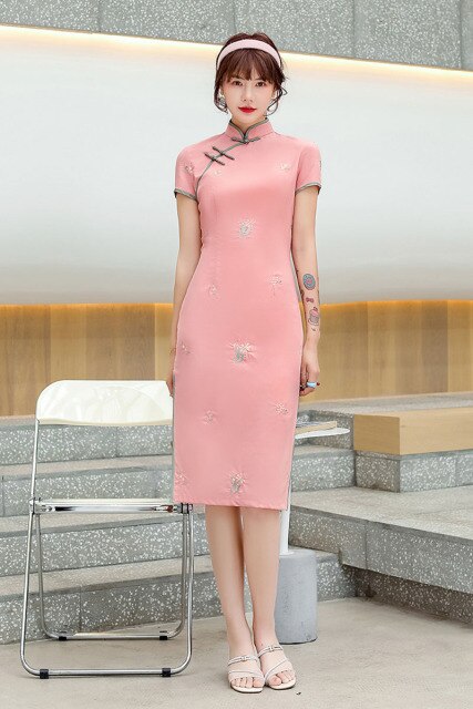 Chinese National Cheongsam Embroidery Cotton Dress Handmade Button Vintage Women Dresses Sexy Pink Qipao