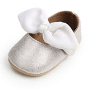 Neugeborene Babyschuhe Baby Jungen Mädchen Schuhe Mädchen Klassische Bowknot Gummisohle Anti-Rutsch PU Kleid Schuhe Erste Wanderer Kleinkind Krippe Schuhe