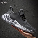 Schuhe Männer Hohe Qualität Männliche Turnschuhe Atmungsaktiv Weiß Mode Fitnessstudio Lässig Leicht Gehen Plus Größe Schuhe 2021 Zapatillas Hombre