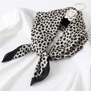 2022 Sommer Luxusmarke Seidenschal Platz Frauen Tücher Und Wraps Mode Büro Kleines Haar Hals Hijabs Foulard Schals 70*70cm